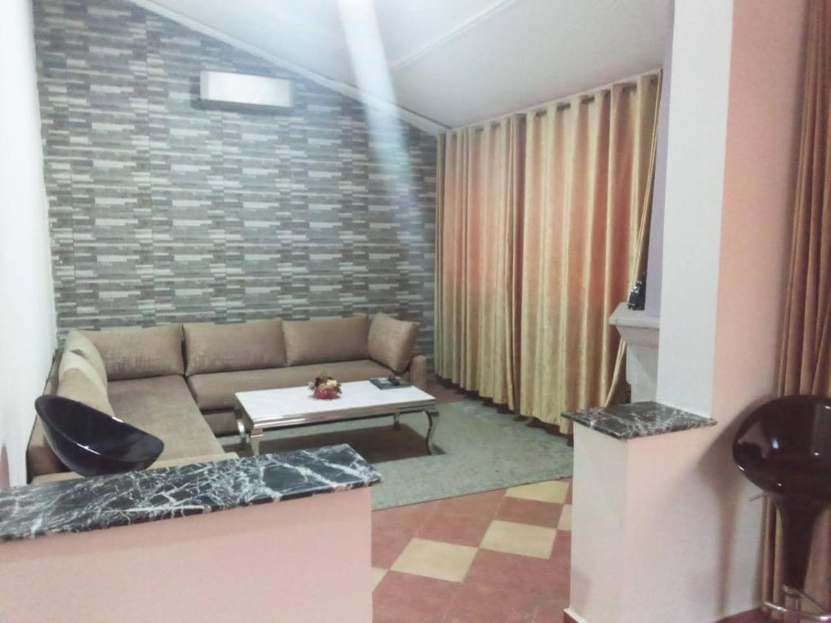 Palais Du Cedre Hotell Ait Bou Tarhat Eksteriør bilde